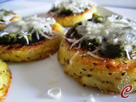 Pizzette di polenta taragna al pesto di... : dal più audace al più delicato, l'idea perfetta per ogni palato