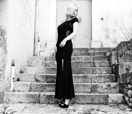 Novorish abito lungo con spacco laterale Novorish abito lungo con spacco laterale fashion blogger basse Teresa Morone blog petite models