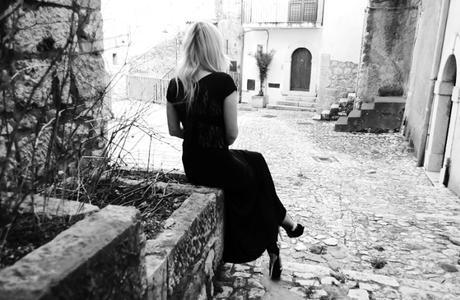 Novorish abito lungo con spacco laterale Novorish abito lungo con spacco laterale fashion blogger basse Teresa Morone blog petite models