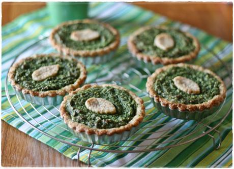 Crostatine di farro e mandorle con crema frangipane agli spinaci6