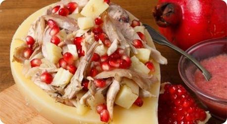 Insalata di faraona con emulsione di melagrana nel caciocavallo