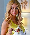 Janel Parrish parla del suo ritorno in “Pretty Little Liars”, della punizione di Charles e della 6° stagione