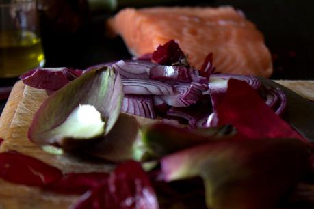 Padellata di salmone con carciofi e pepe rosa