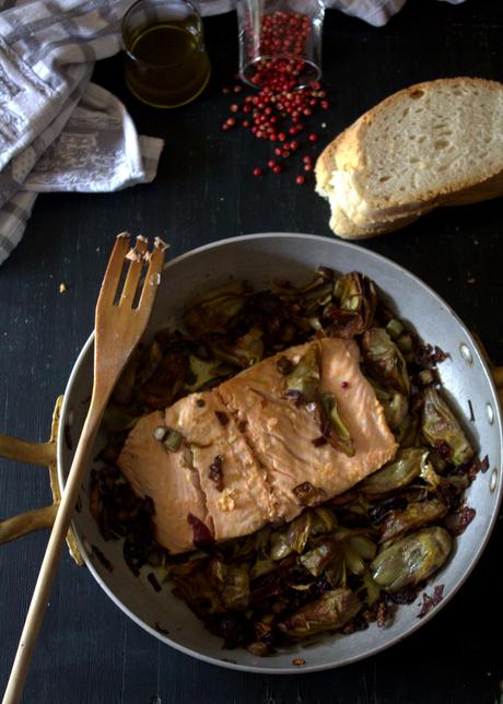 Padellata di salmone con carciofi e pepe rosa