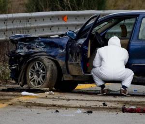 Dieci feriti in tentata rapina, banditi in fuga su ambulanza