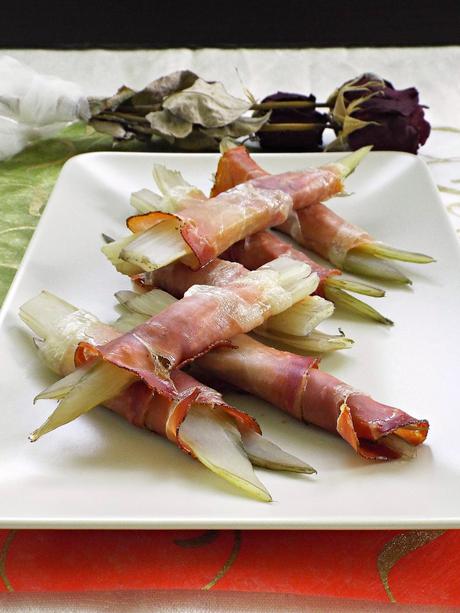 Finger food di coste di bietola e speck