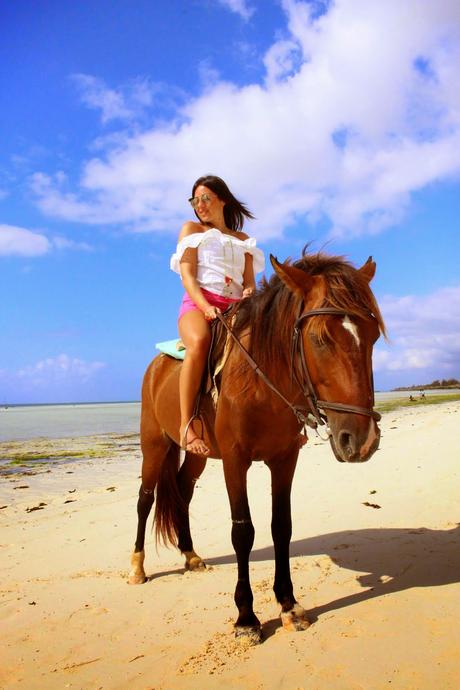 Cavalcando sulla spiaggia di Watamu: Kenya !