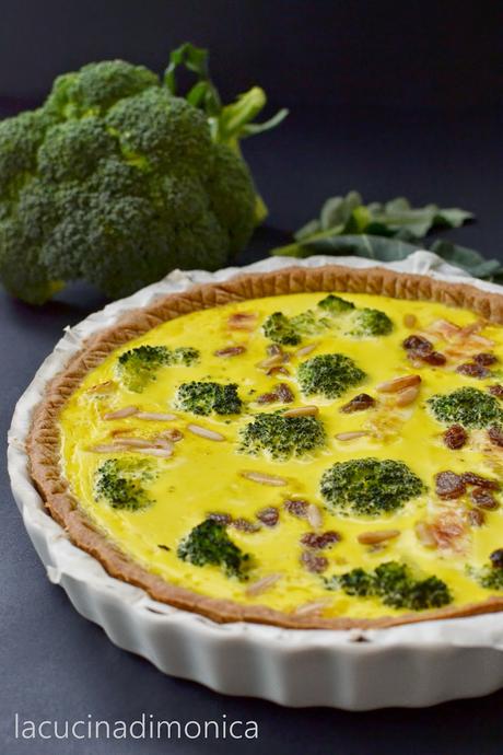 quiche con broccoli,uvetta,pinoli e brie....dal sapore delicato