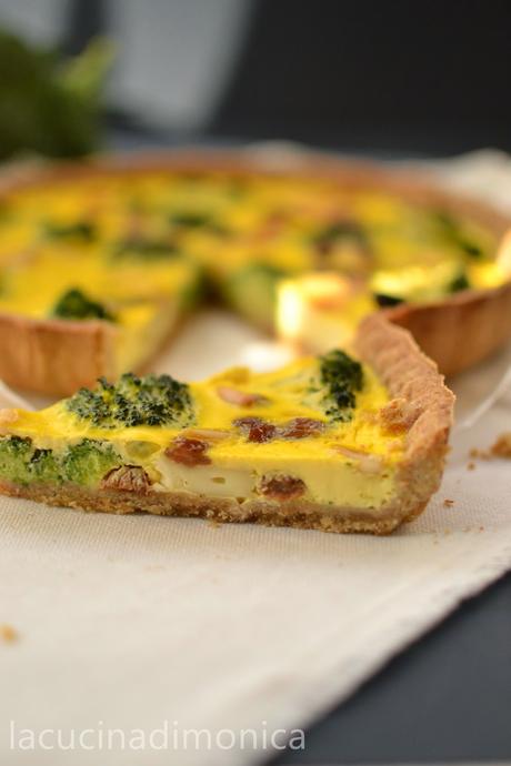 quiche con broccoli,uvetta,pinoli e brie....dal sapore delicato