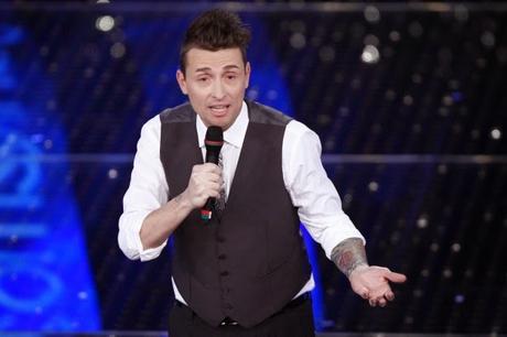 Karaoke 2015 su Italia 1: conduce Angelo Pintus da lunedì 30 Marzo. Anticipazioni casting e tappe