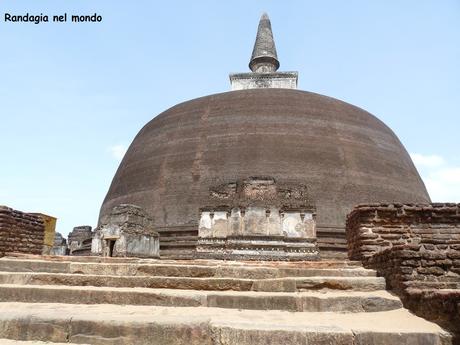 Polonnaruwa e trasferimento a Kalkudah