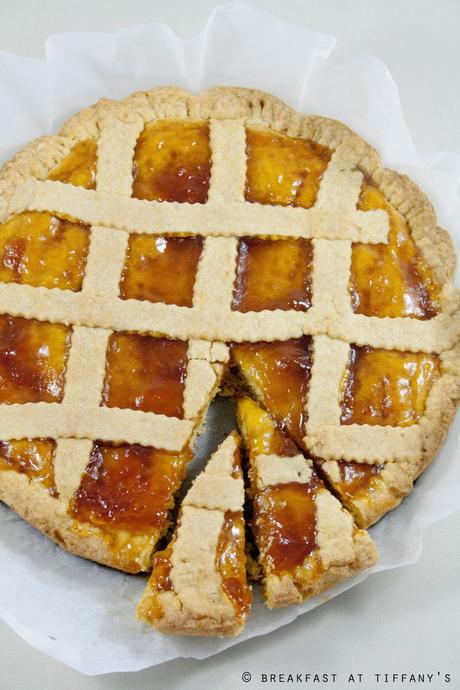 Crostata con marmellata di albicocche / Apricot jam tart