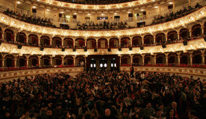 Il pubblico del Bif&es al Teatro Petruzzelli (bifest.it)