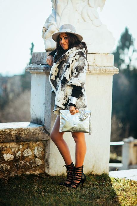 Dalla MilanFashionWeek .... BLack , white and silver