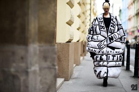 Extra Fashion: volare coi palloni aerostatici dello street style