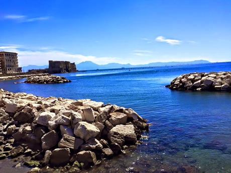 30 foto per segnalare l'abisso che separa Roma da Napoli. Ovviamente a vantaggio di Napoli