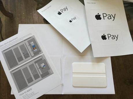 Apple Pay: Ecco gli adesivi da attaccare al tuo negozio