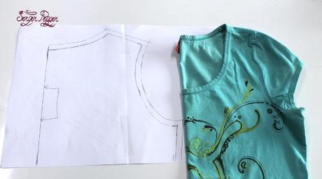 Recupera una maglietta grande e un vestito con fiori fuori moda, mettendoli insieme con questo tutorial di refashion di un vestito! Guest post di Serger Pepper per la serie 