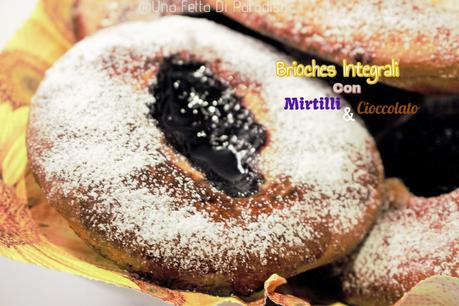 Brioches Integrali Con Mirtilli E Cioccolato