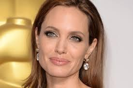 Nuova operazione per Angelina Jolie