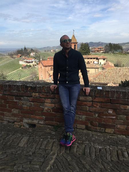 Spring in Serralunga D’Alba + outfit x 2 (Una gita nelle Langhe + doppio outfit con dettagli shock Ila & Ste)