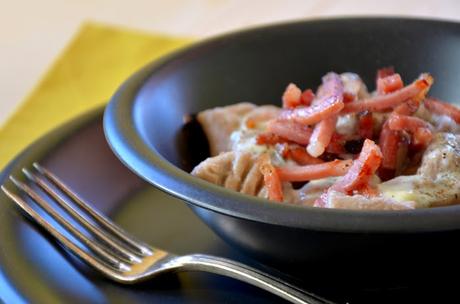 Sapori di montagna: gnocchi di castagne con speck in fonduta di Edelpilz