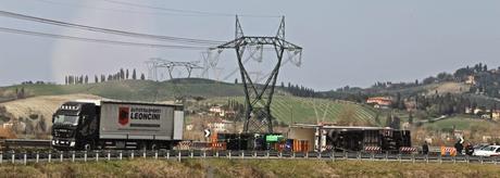 camion arrovesciato