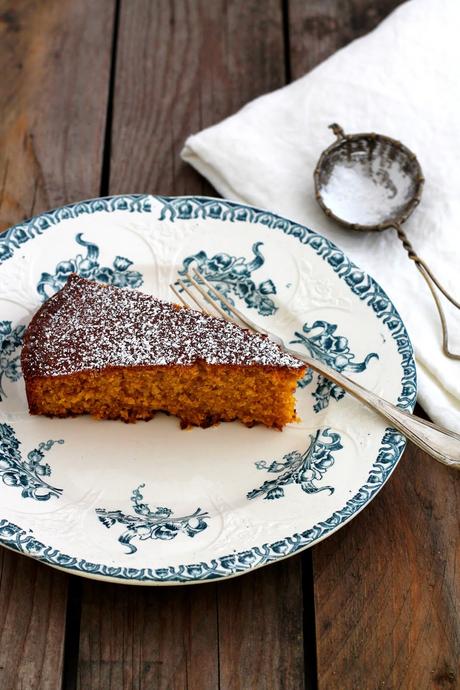 TORTA DI CAROTE E MANDORLE ALL'ARANCIA E FARINA INTEGRALE...& RICORDO DELLA PASQUA CHE FU!