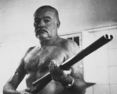 Ernest_Hemingway_blogger