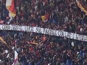 Roma-Napoli: striscione vergognoso curva