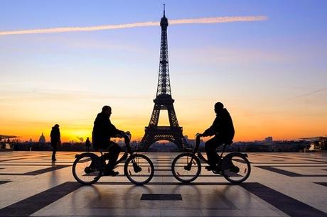 Parigi, 150 milioni di euro per promuovere l'uso della bici