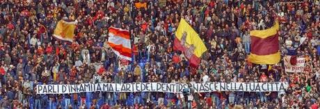 Striscioni allo Stadio Olimpico? Romanisti unica tifoseria che inneggia bellamente alla camorra. Senza che questo provochi alcuna indignazione