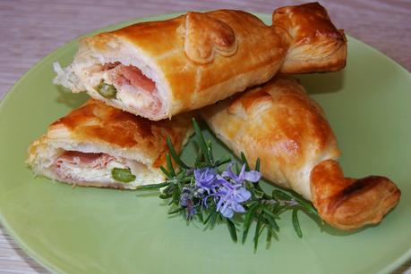 Piccoli Strudel Salati con ricotta prosciutto e asparagi