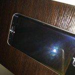 Galaxy-S6-edge-display-scratches-out-of-the-box (2)