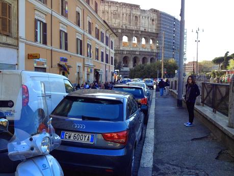 Il Tar annulla la pedonalizzazione di Gay Street? Ma i romani sono oltre e avanti: non la rispettavano mai