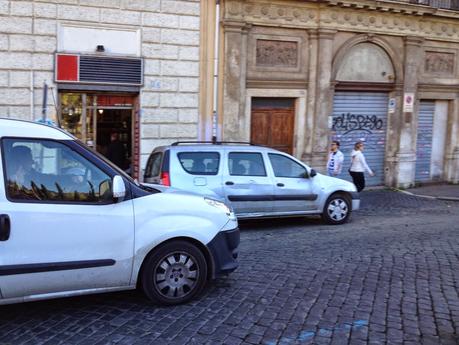 Il Tar annulla la pedonalizzazione di Gay Street? Ma i romani sono oltre e avanti: non la rispettavano mai