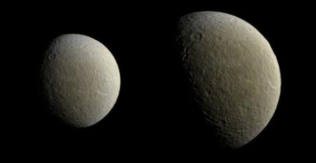 Cassini fotografa la luna Rea