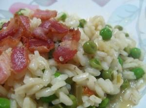 |⇨ Risotto con piselli e pancetta affumicata