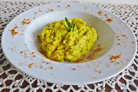 riso basmati con hummus di ceci, curcuma, limone e rosmarino