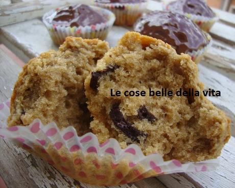 Muffin di cioccolato e caffé con avanzi di uova