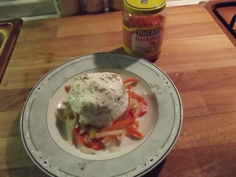 FANTASIA DI MELANZANE E RICOTTA SU UN LETTO DI INSALATINA ZUCCATO