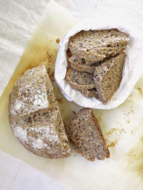 Pane integrale ai semi zucca, girasole e lino