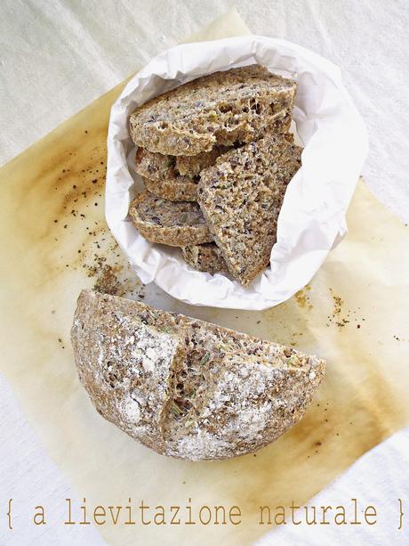 Pane integrale ai semi zucca, girasole e lino