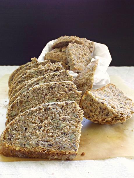 Pane integrale ai semi zucca, girasole e lino