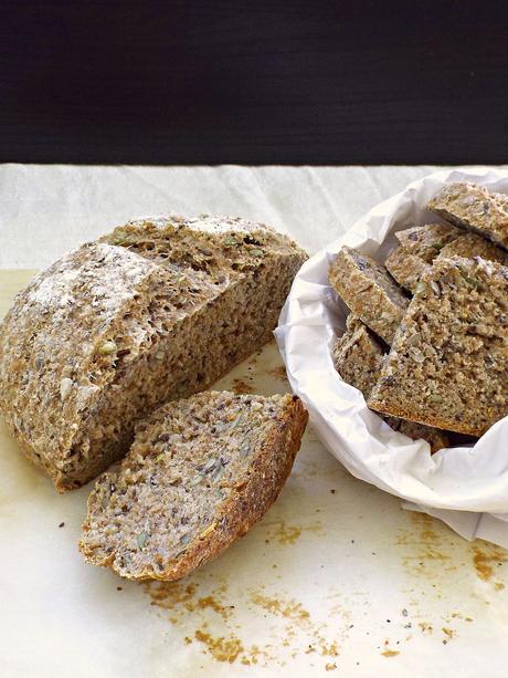 Pane integrale ai semi zucca, girasole e lino