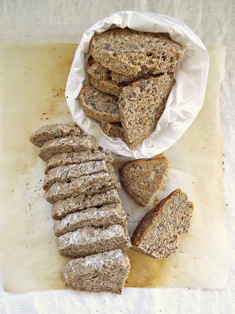 Pane integrale ai semi zucca, girasole e lino