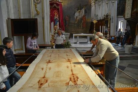 SACRA SINDONE: a Positano Ostensione della riproduzione del sacro telo