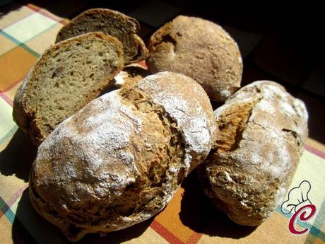 Pane nero di grano duro di Castelvetrano alle noci: ricordi, sogni, desideri e richiami di palati presenti e non