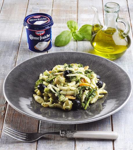 Malloreddus con dadolata di verdure e pesto leggero con Crème fraîche.