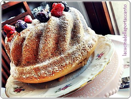 Torta con frutti di bosco e fragole senza latticini  / Cake with berries and strawberries without dairy products